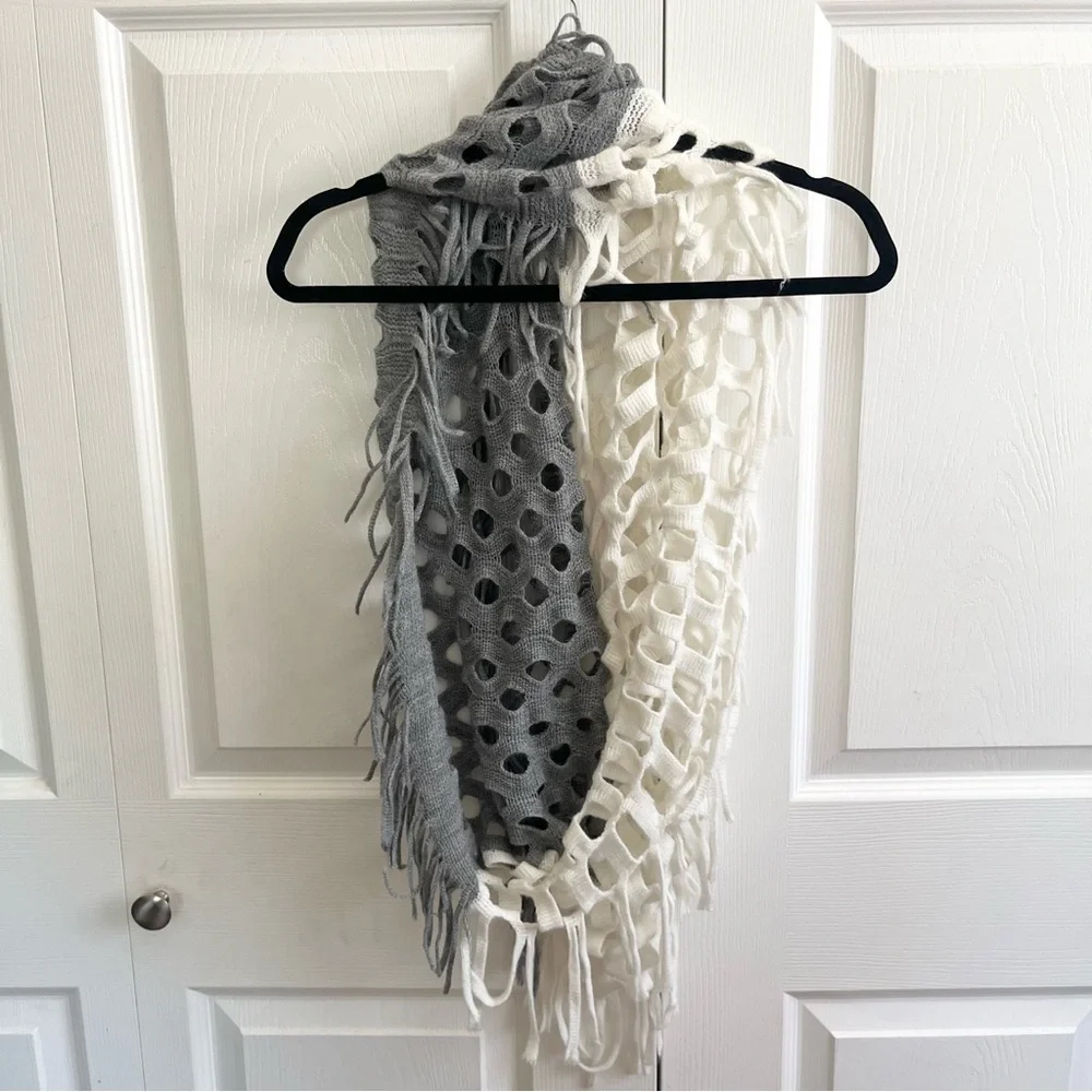 5 for $25! Elegant Gray and White Fringe Scarf